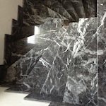 Treppe aus Grigio Carnico Marmor